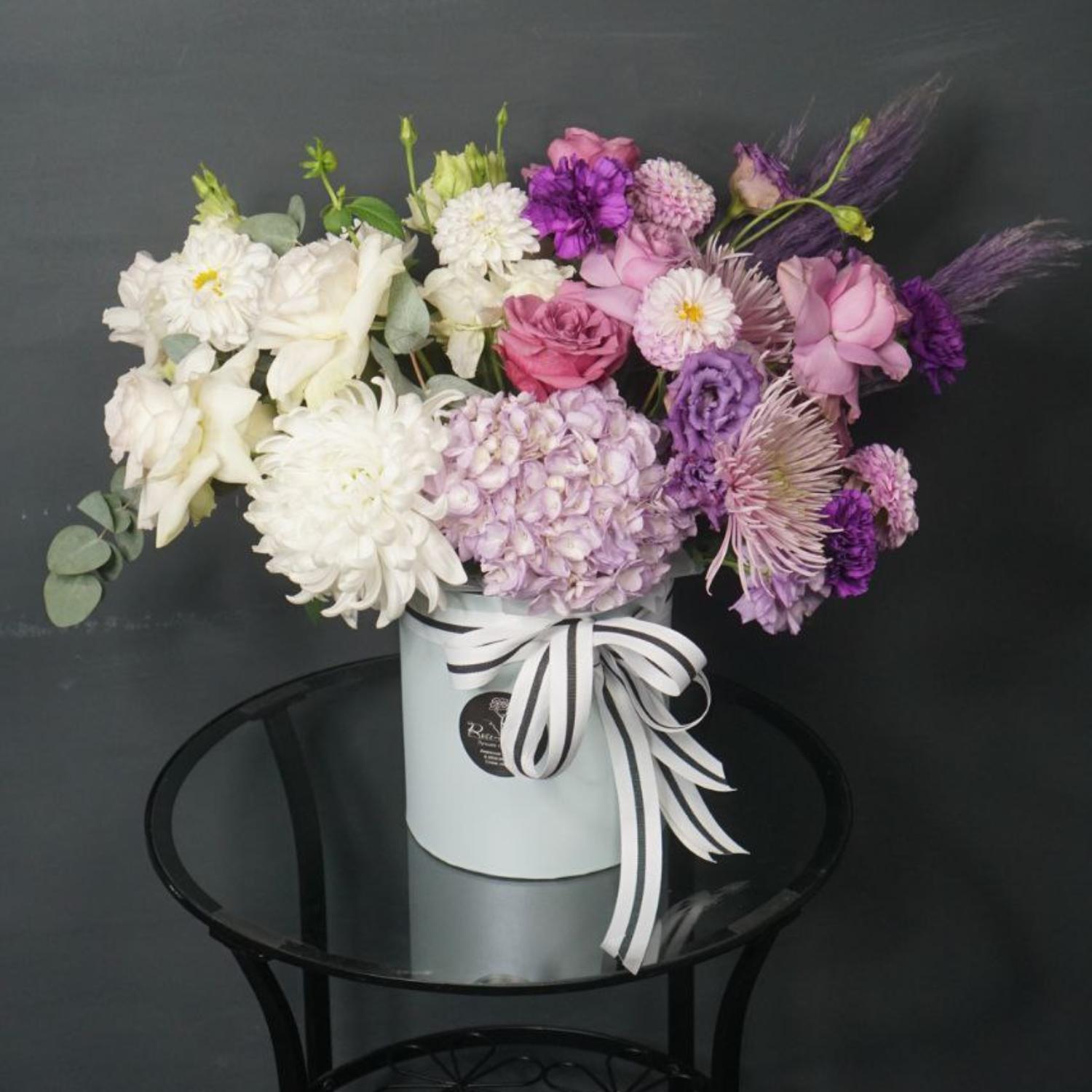 Цветы в цилиндре с макаронс Прованс, цветы и подарки в Сочи, купить за 3 ₽ | Фото, отзывы, цены
