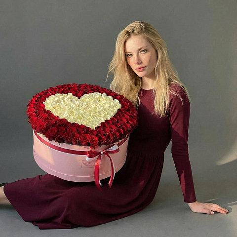 201 Роза в коробке "Сердце".