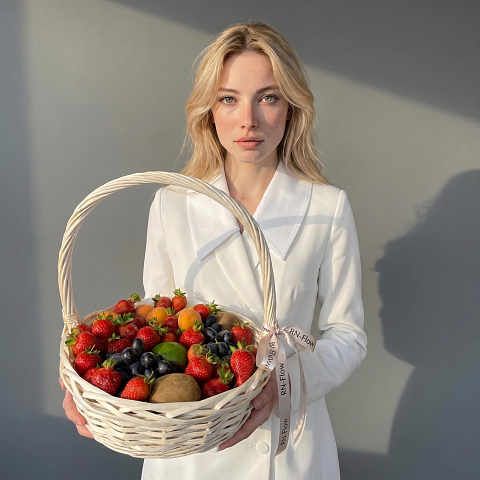 Корзина с фруктами. 