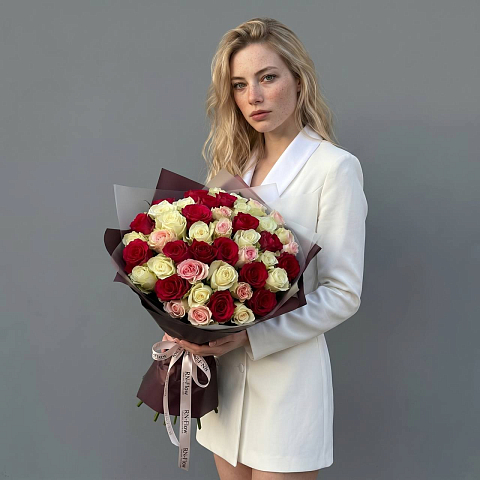 51 Роза Кения Микс 40 см, ( Мадам Ред, Атена, Белароз).