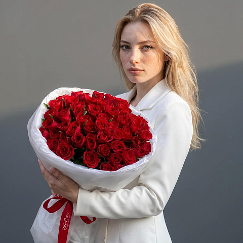 51 Красная Роза "Мадам Ред" (Кения) 40 см